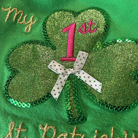 St Patrick's Day Onesie (9-12 mo.) girls, bright green white, glitter shamrock - Picture 10 of 10